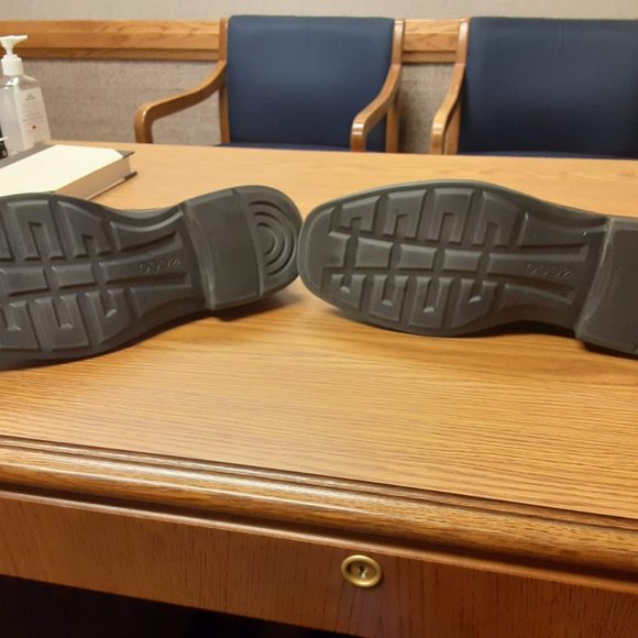 ECCO Men's Helsinki 2.0 Apron Toe Slip-On Loafer, Black, 10-10.5 - Picture 3 of 7